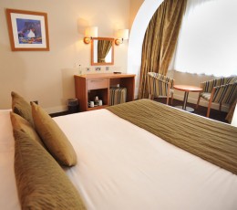 Dining & Accommodation Dining & Accommodation